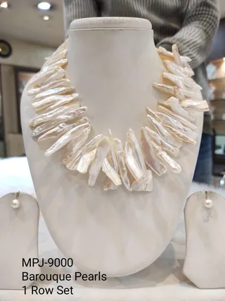 White Flame Baroque Pearl Necklace Set