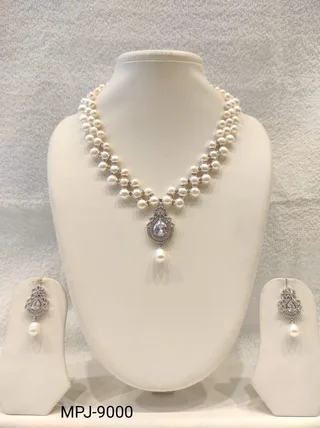 White & Silver — Freshwater Pearl bead necklace with matching earrings