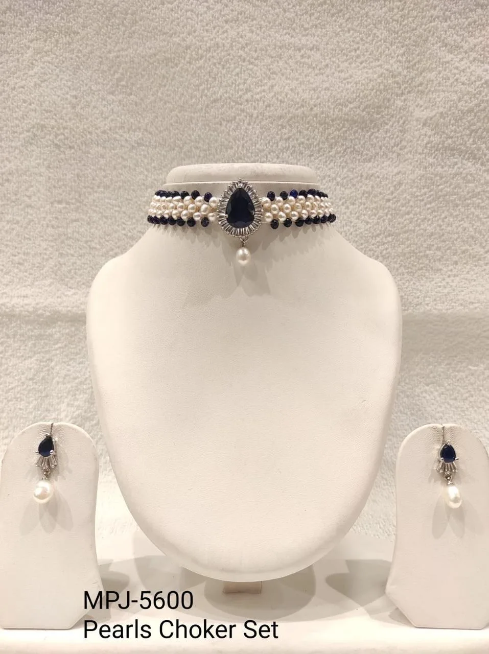Navy Teardrop Pearl Choker Set — White & Navy Blue