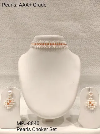 Peach Accent Pearl Choker Set