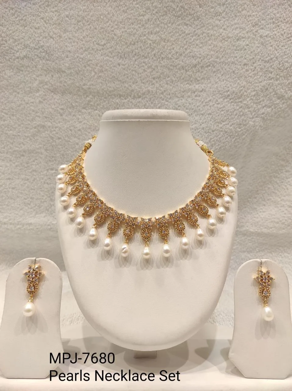 Gold Floral Pearl Drop Necklace Set — White & Gold