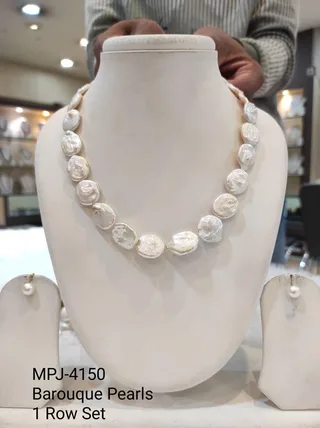 White Textured Coin Pearl Necklace Set