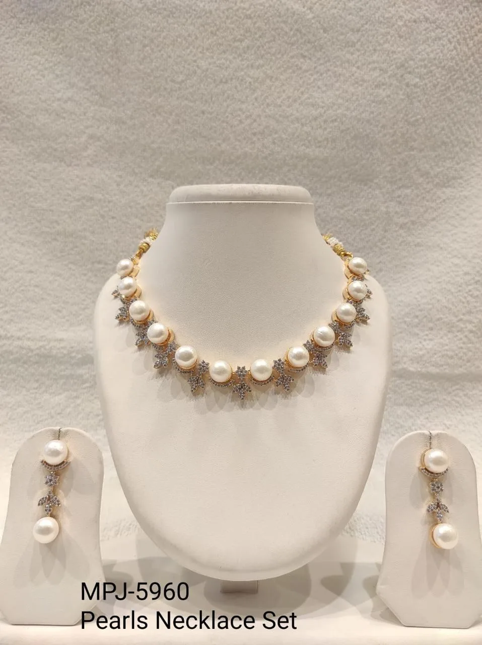 White Pearl Petal Cluster Necklace Set — White & Gold