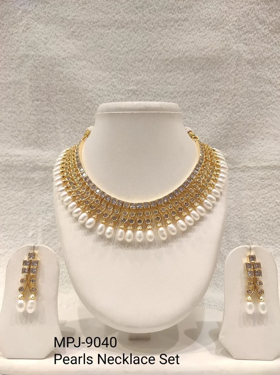 White Pearl Layered Lattice Necklace Set — White & Gold