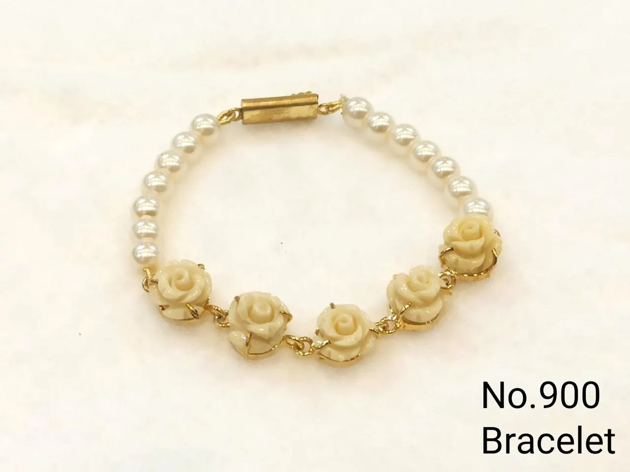 Cream & White & Gold — Rose and Freshwater Pearl Bead Bracelet — Cream & White & Gold