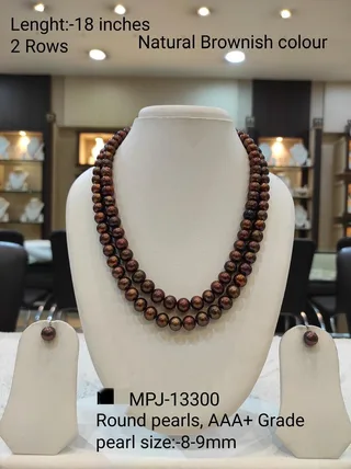 Double strand pearl necklace with earrings