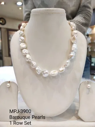 White Ripple Coin Pearl Necklace Set