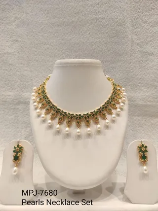 Green Floral Pearl Drop Necklace Set