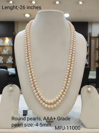 Pearl necklace and earrings set