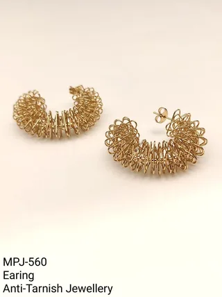 Gold — Wire coil hoop earrings