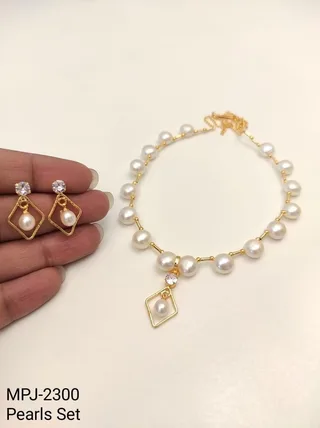Diamond Frame Pearl Necklace and Earrings Set