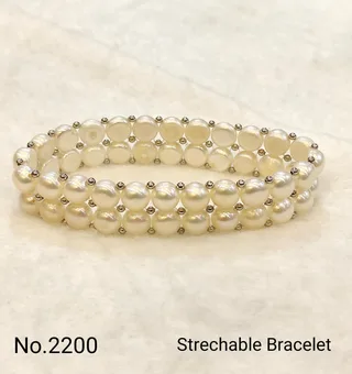 White — Stretchable Freshwater Pearl bracelet