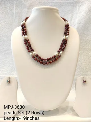 Pearl necklace set
