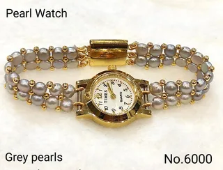 Grey Freshwater Pearl strap wristwatch