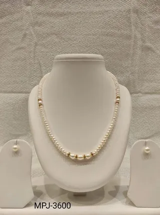 Cream Pearl Necklace Set with Gold Accents