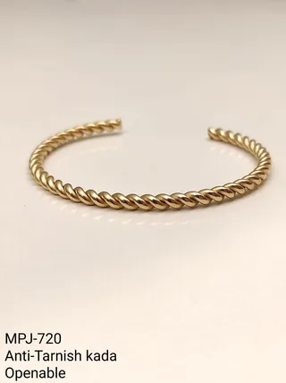 Gold — Twisted pattern Kada