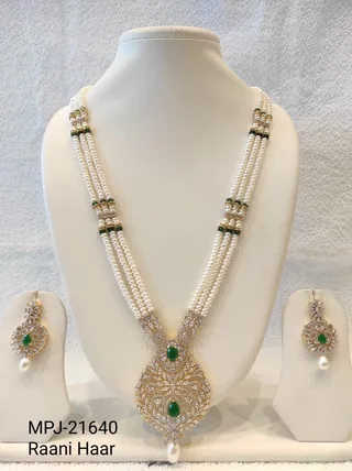 White & Green — Freshwater Pearl and Green Stone Necklace Set