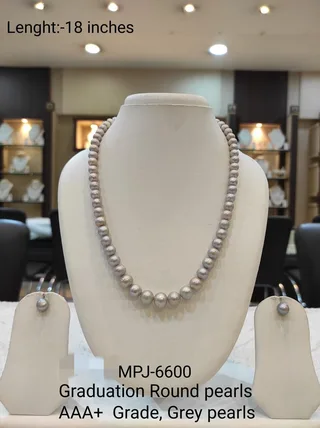 Graduated Round Pearl Necklace Set
