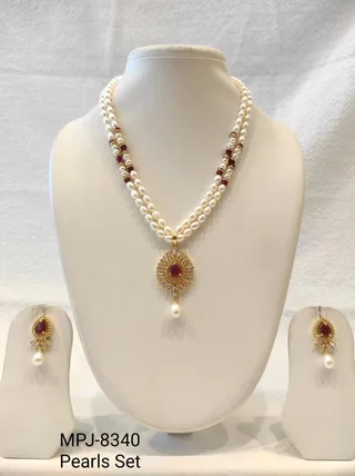 White & Red — Freshwater Pearl Necklace and Earrings Set