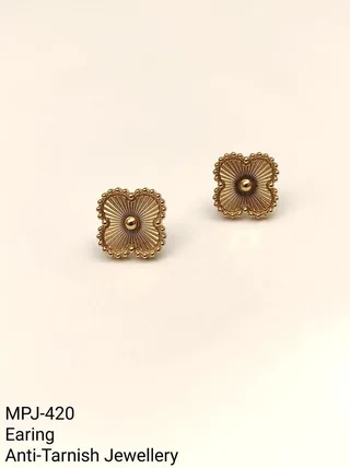 Gold — Small floral stud earrings