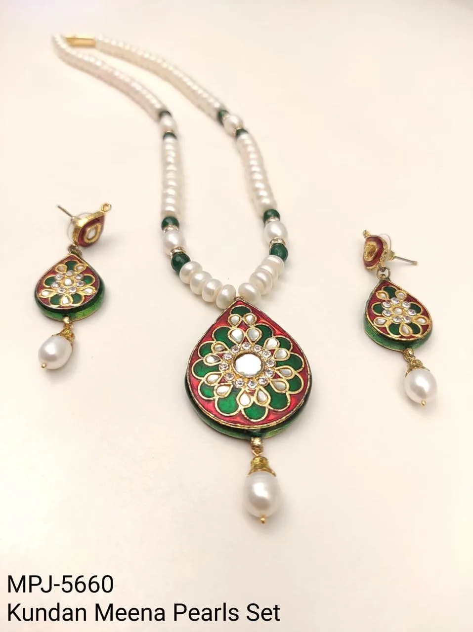 Teardrop Enamel Pendant Pearl Necklace Set — White & Red & Green