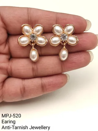 White & Gold — Freshwater Pearl floral drop earrings