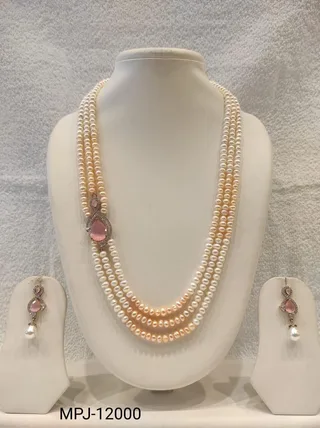 White & Peach — Multi-strand Freshwater Pearl necklace with matching earrings