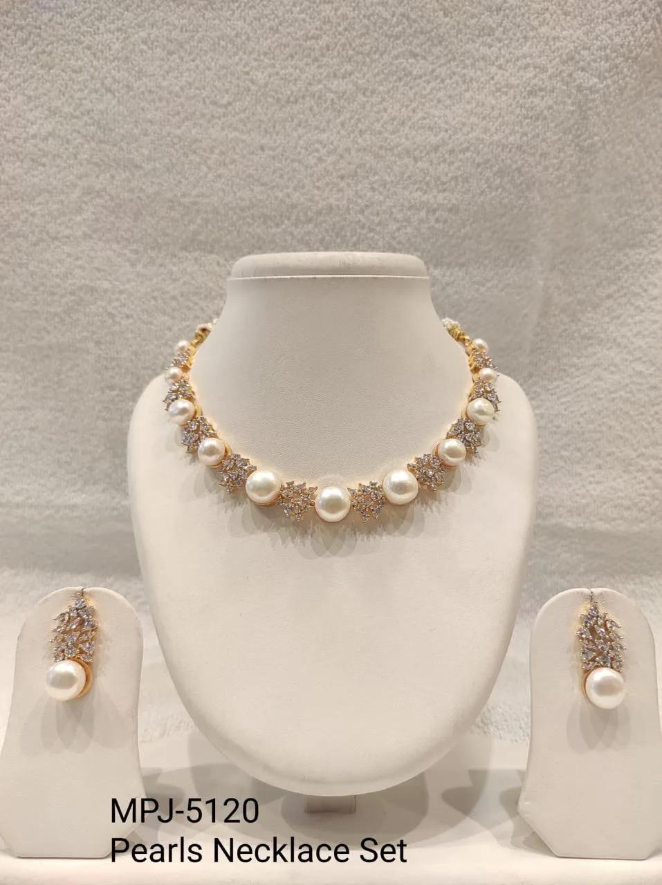 White Pearl Crystal Cluster Necklace Set — White & Gold