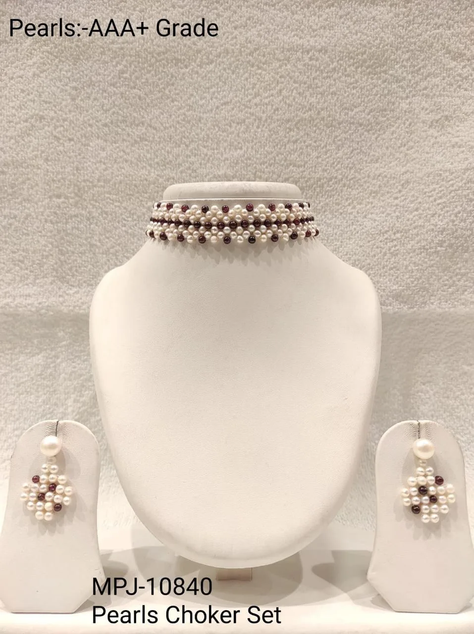 Burgundy Cluster Pearl Choker Set — White & Burgundy