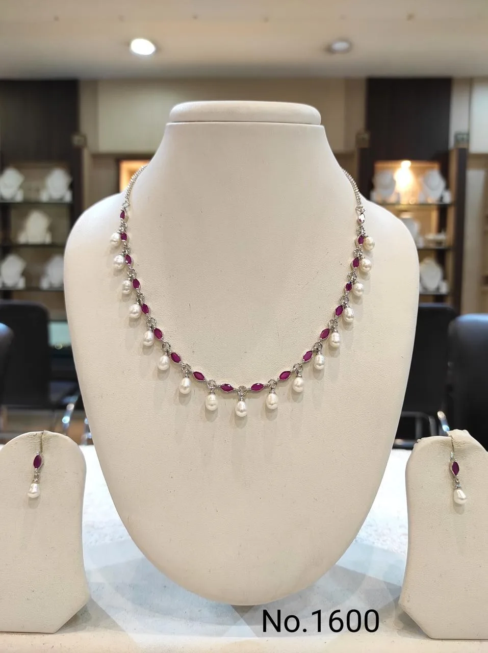 White & Red — Freshwater Pearl and Red Stone Necklace Set — White & Red