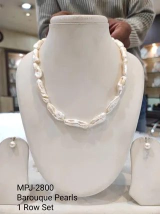 White Slender Baroque Pearl Necklace Set
