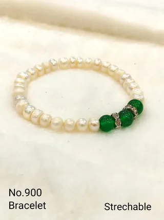 White & Green — Freshwater Pearl and green bead bracelet