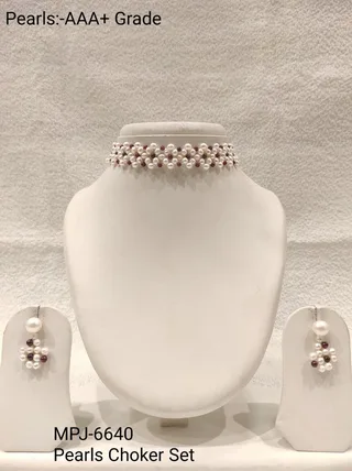 Burgundy Diamond Pattern Pearl Choker Set