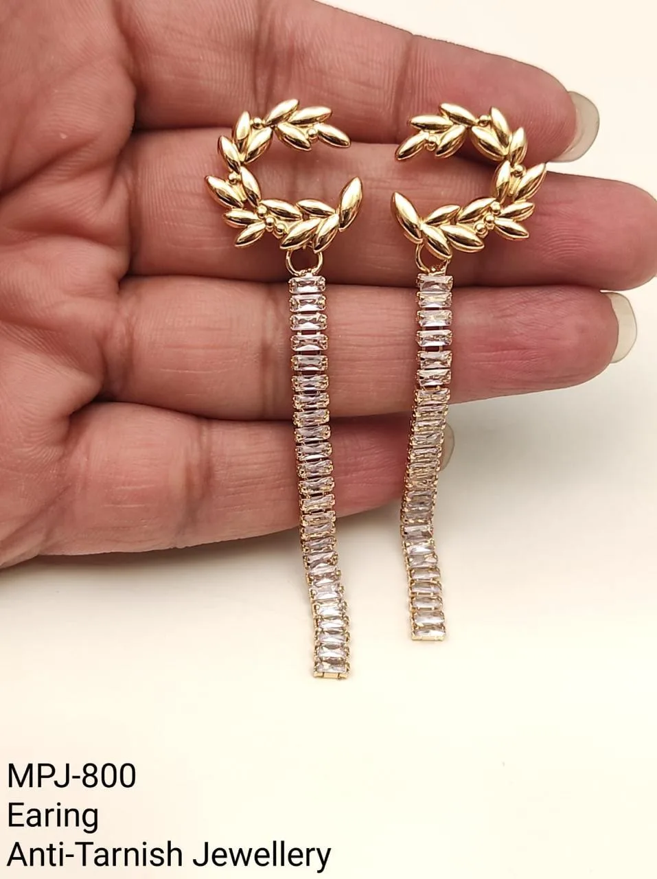 Gold — Leaf and bar drop earrings — Gold