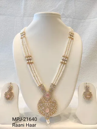 White & Pink — Necklace with matching earrings