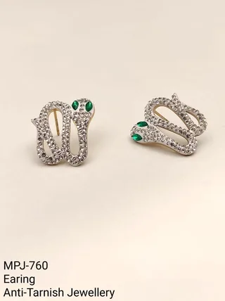 Silver & Green — Snake-shaped stud earrings