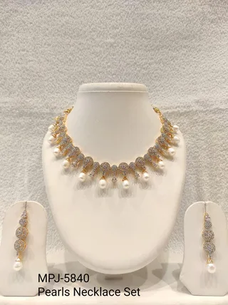 White Pearl Teardrop Medallion Necklace Set