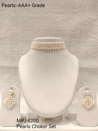 Classic White Multirow Pearl Choker Set