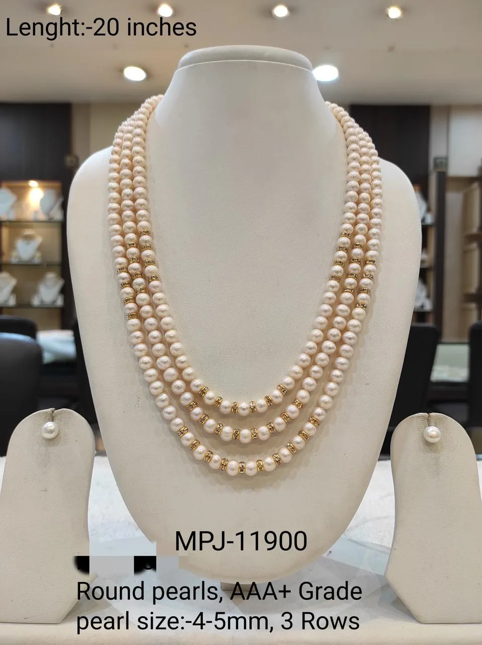 Three-strand pearl necklace with earrings — White