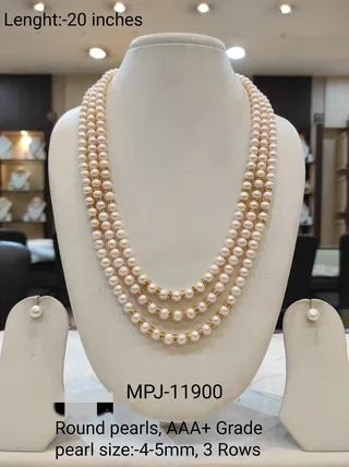 Three-strand pearl necklace with earrings