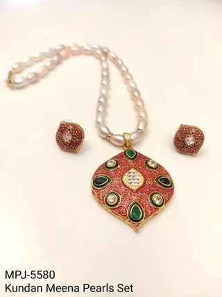 Red Enamel Pendant Pearl Necklace Set