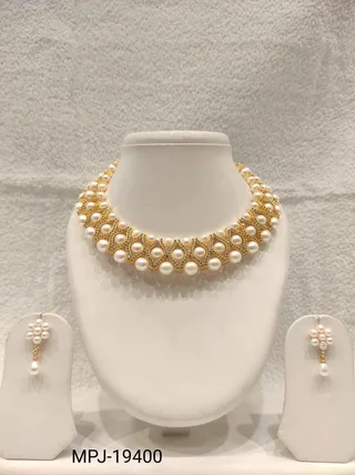 White & Gold — Freshwater Pearl and gold tone necklace with matching earrings
