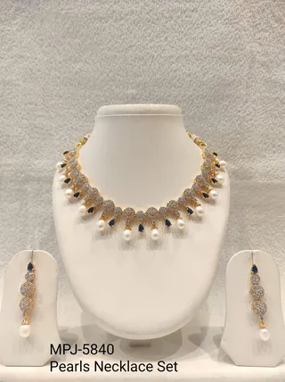 Navy Blue Teardrop Pearl Medallion Necklace Set