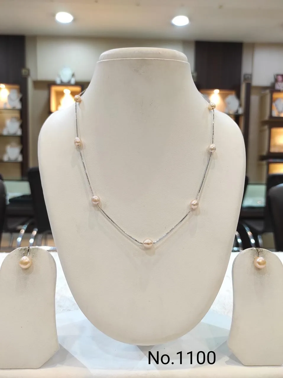 Peach & Silver — Freshwater Pearl Bead Necklace Set — Peach & Silver
