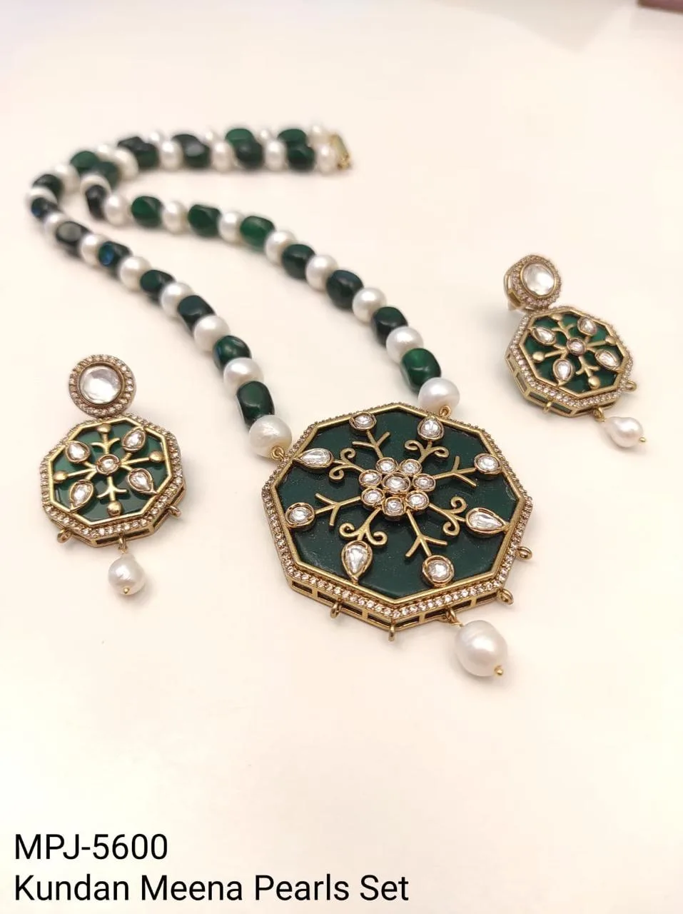 Green Octagonal Pendant Pearl Necklace Set — White & Green