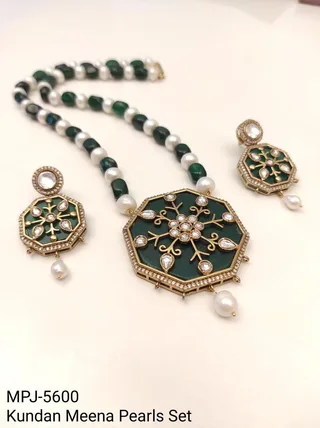 Green Octagonal Pendant Pearl Necklace Set