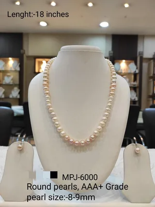 Pearl necklace and earrings set