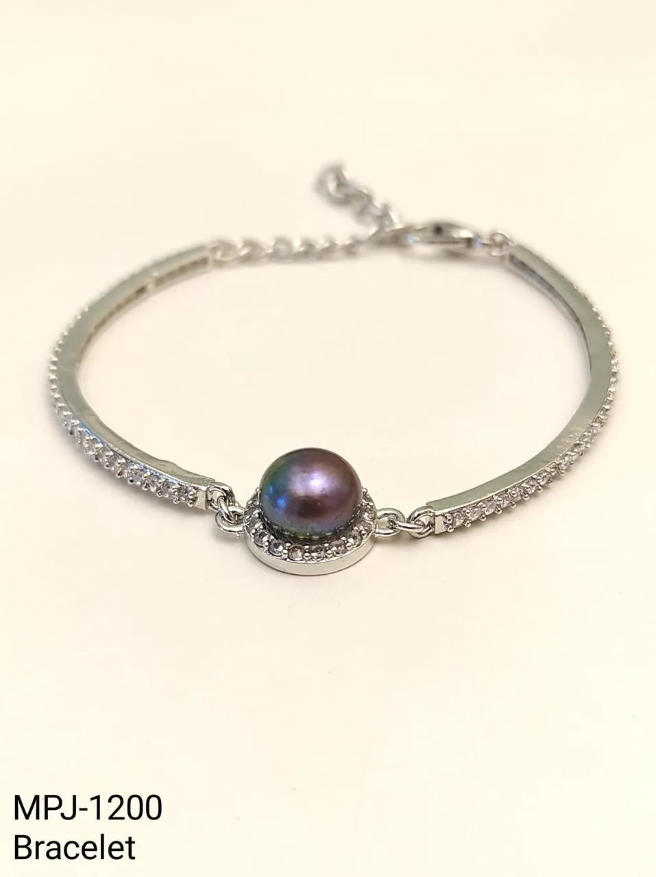 Silver — Single Freshwater Pearl charm bracelet — Silver